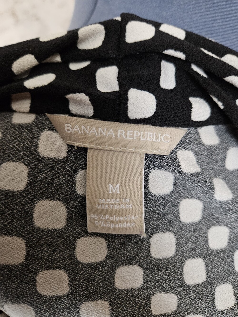 Banana Republic M Black Knit V Neck Sleeveless Tank Geometric Polka Dot - Picture 8 of 9